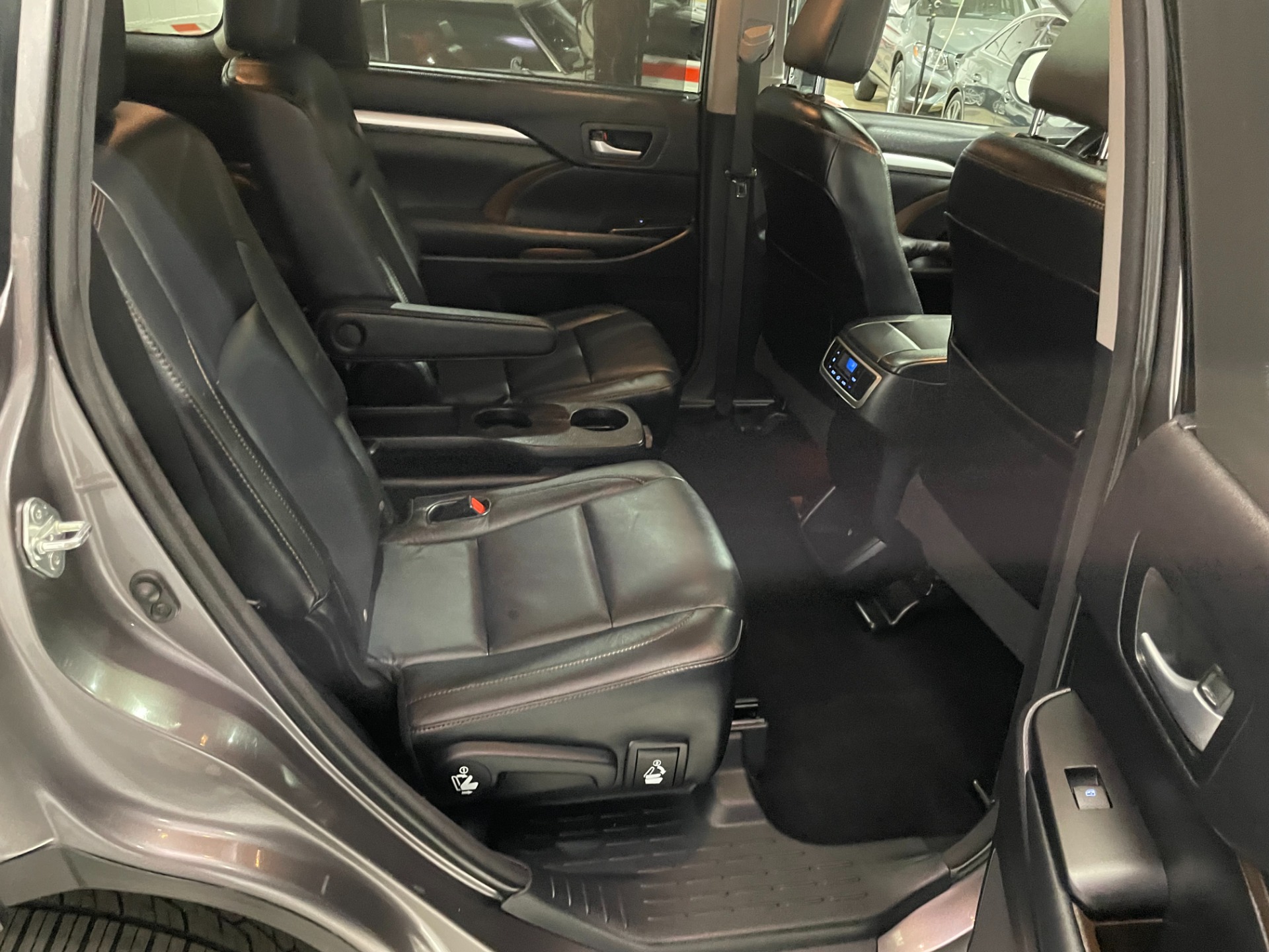 Used-2015-Toyota-Highlander-XLE-AWD