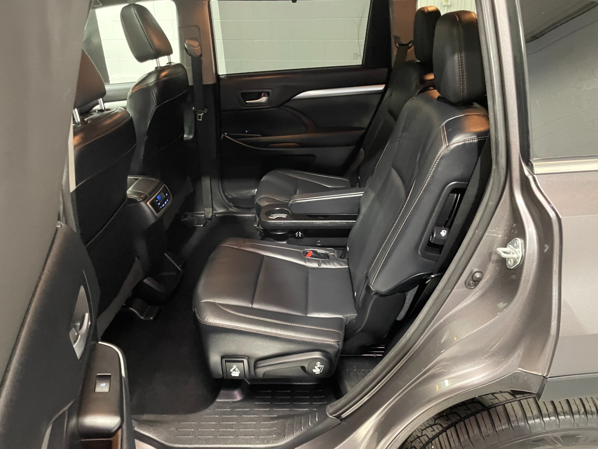 Used-2015-Toyota-Highlander-XLE-AWD