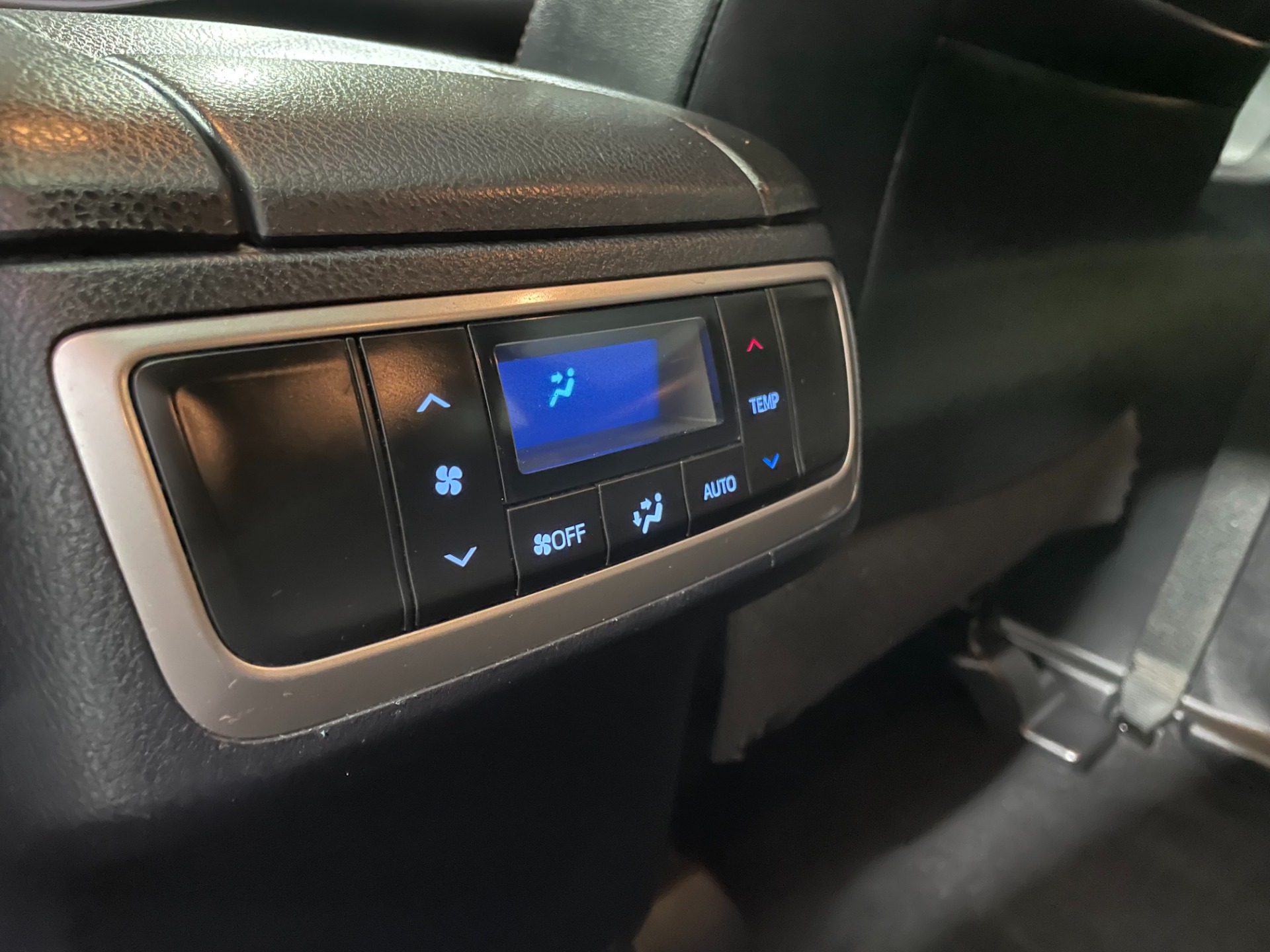 Used-2015-Toyota-Highlander-XLE-AWD