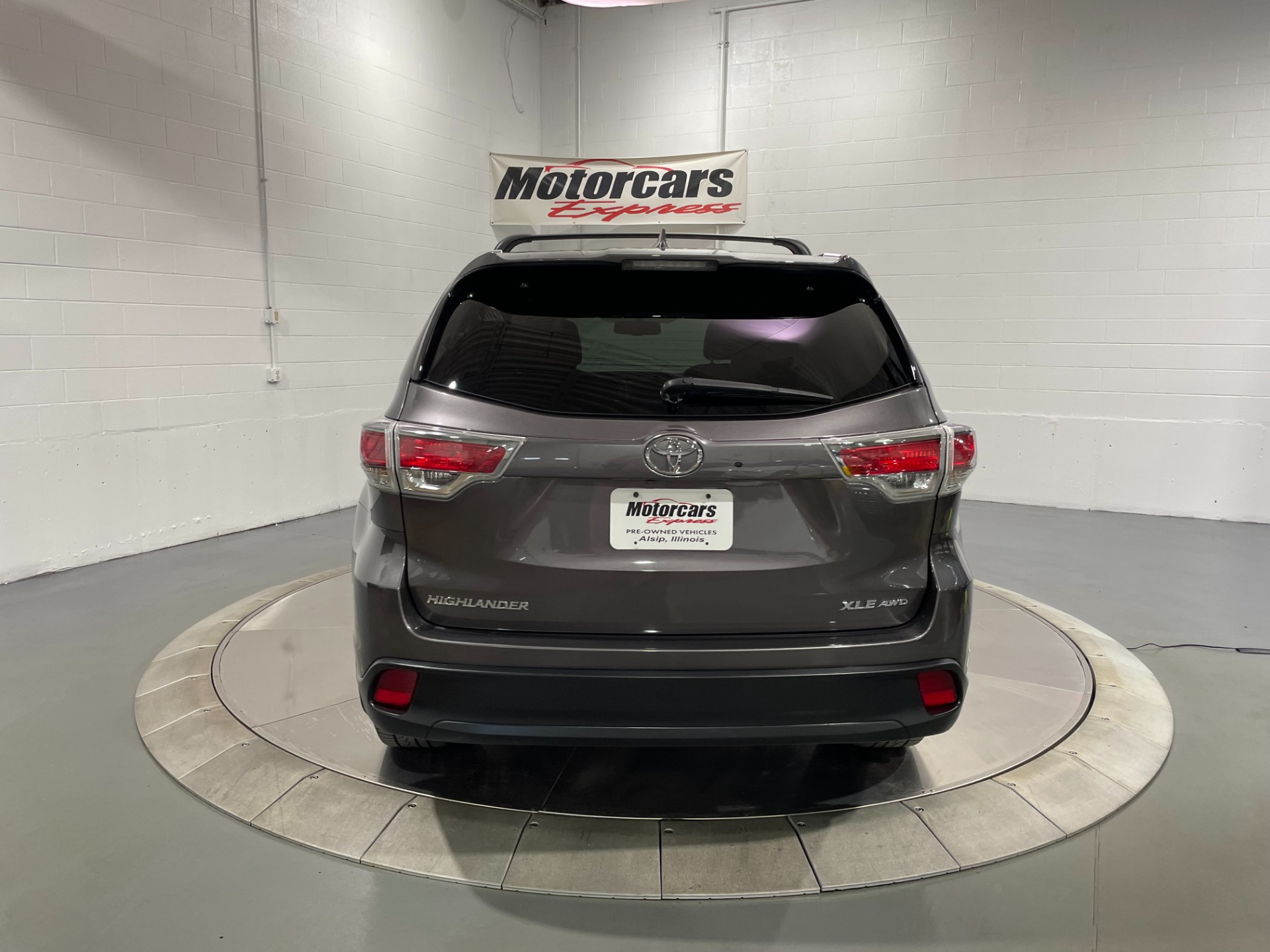 Used-2015-Toyota-Highlander-XLE-AWD