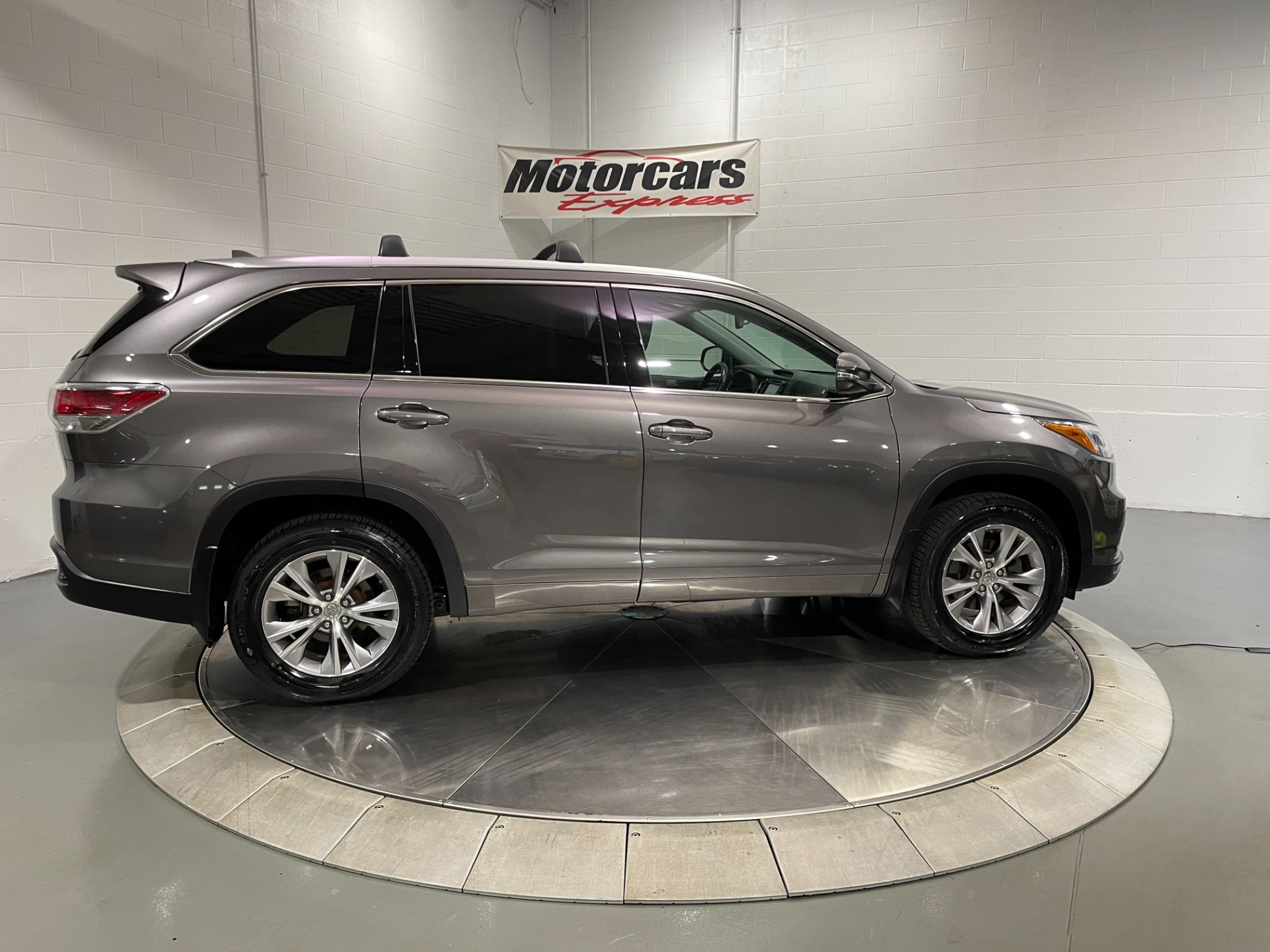 Used-2015-Toyota-Highlander-XLE-AWD