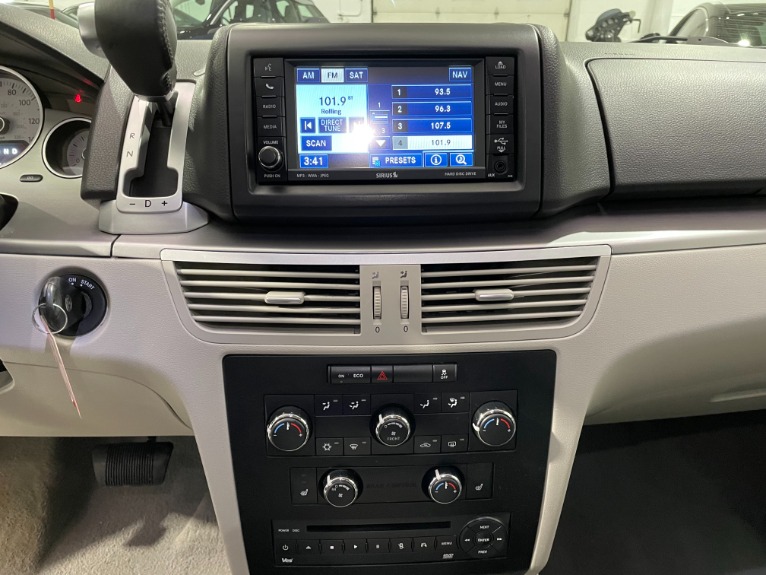 Used-2011-Volkswagen-Routan-SE-FWD