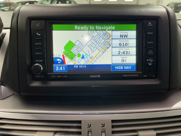 Used-2011-Volkswagen-Routan-SE-FWD