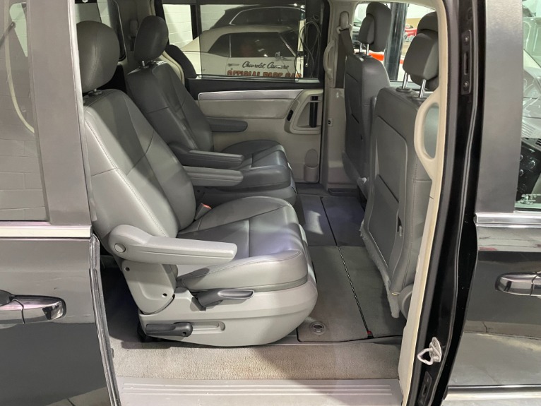 Used-2011-Volkswagen-Routan-SE-FWD