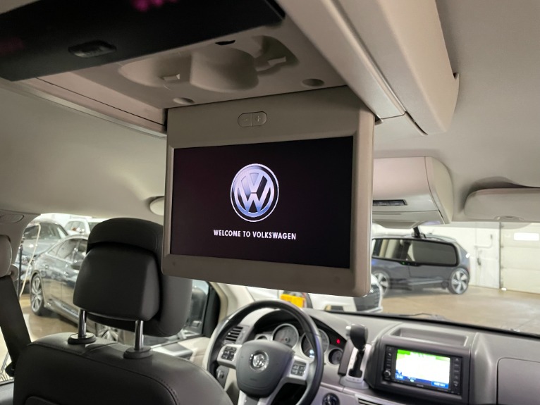 Used-2011-Volkswagen-Routan-SE-FWD
