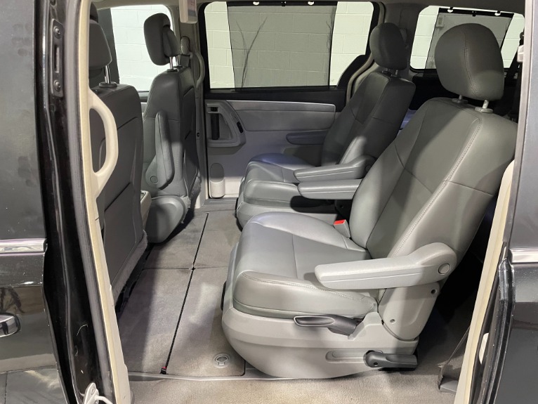 Used-2011-Volkswagen-Routan-SE-FWD