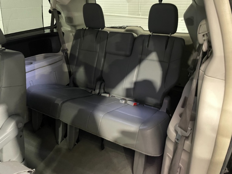 Used-2011-Volkswagen-Routan-SE-FWD