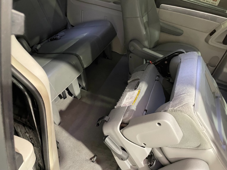 Used-2011-Volkswagen-Routan-SE-FWD