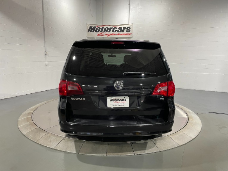 Used-2011-Volkswagen-Routan-SE-FWD