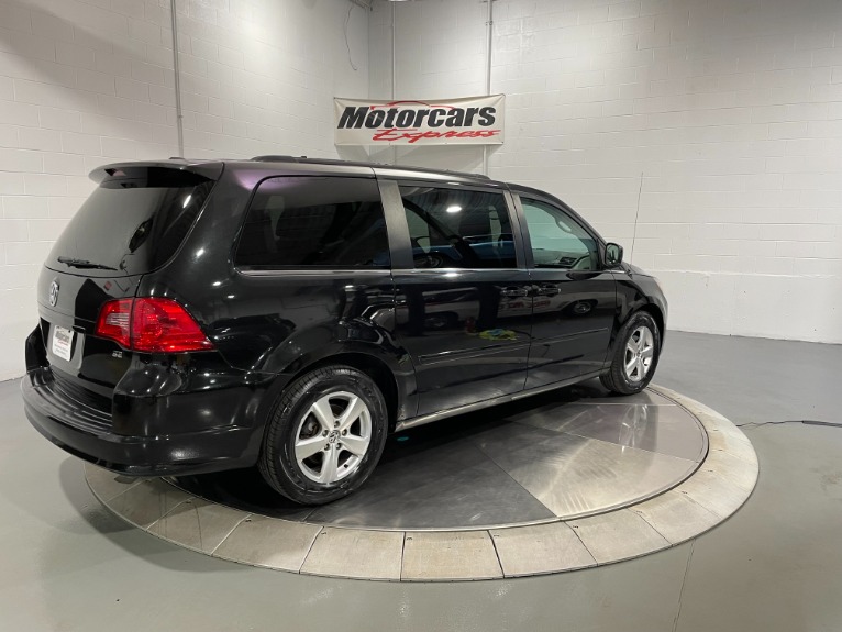 Used-2011-Volkswagen-Routan-SE-FWD