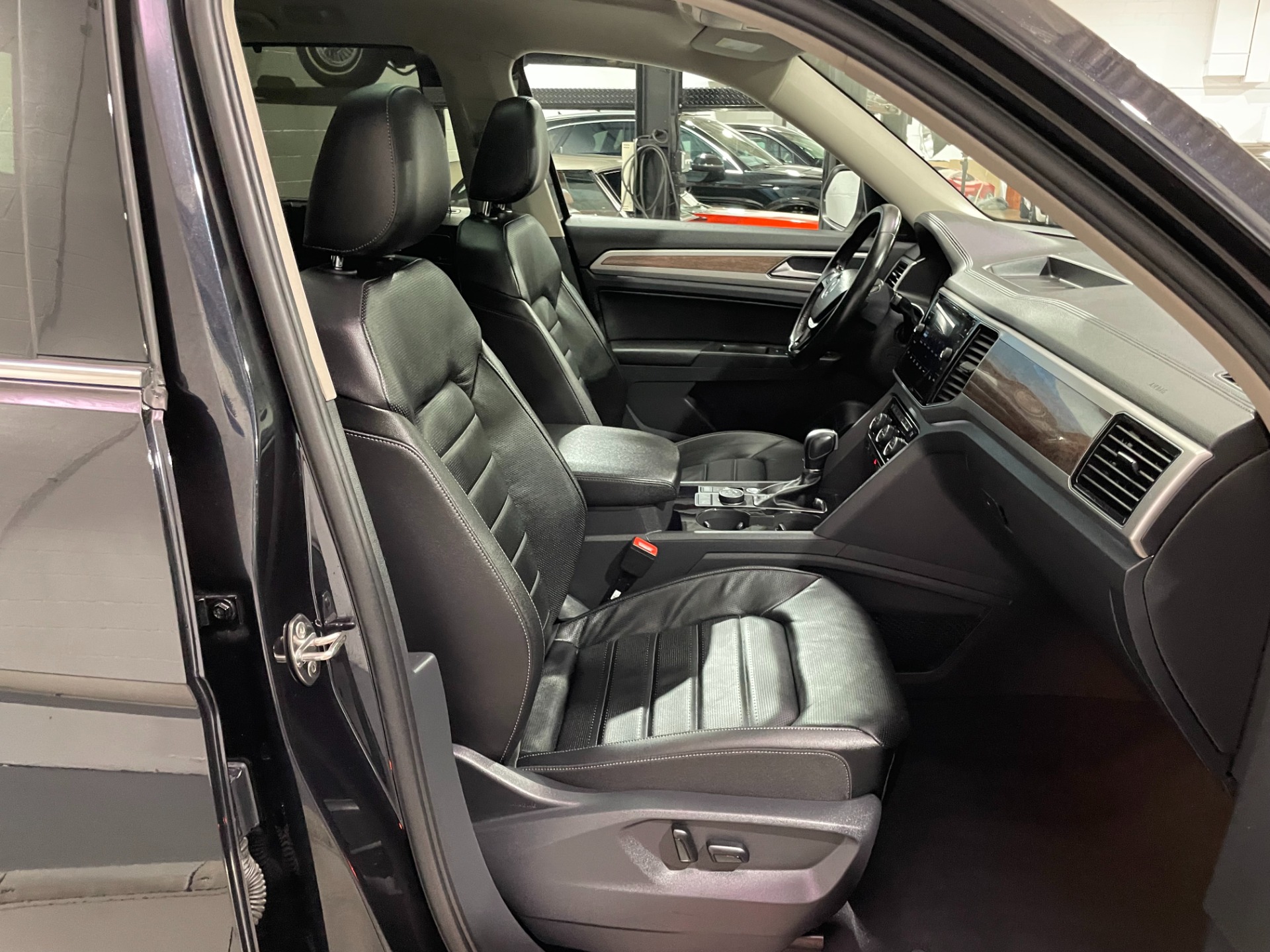 Used-2018-Volkswagen-Atlas-V6-SEL-Premium-4Motion