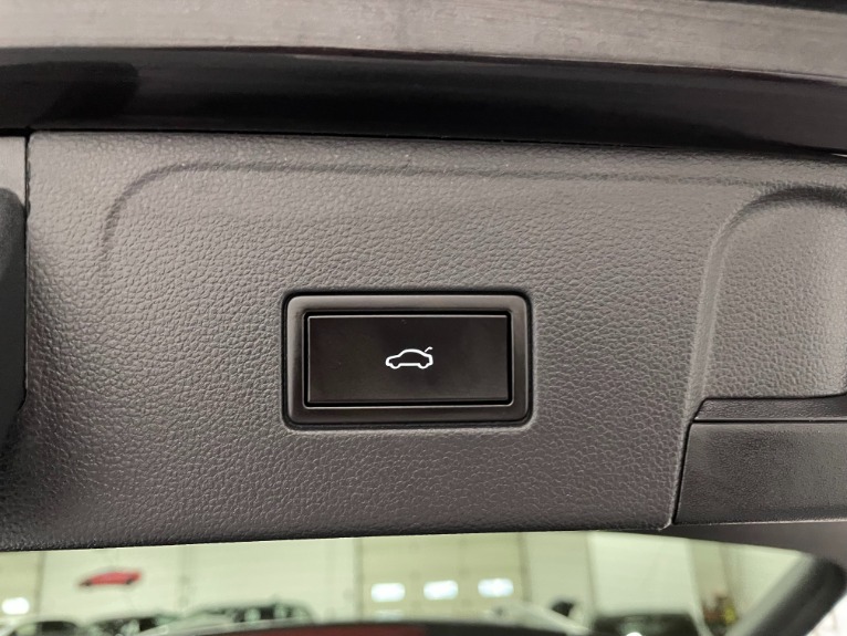 Used-2018-Volkswagen-Atlas-V6-SEL-Premium-4Motion