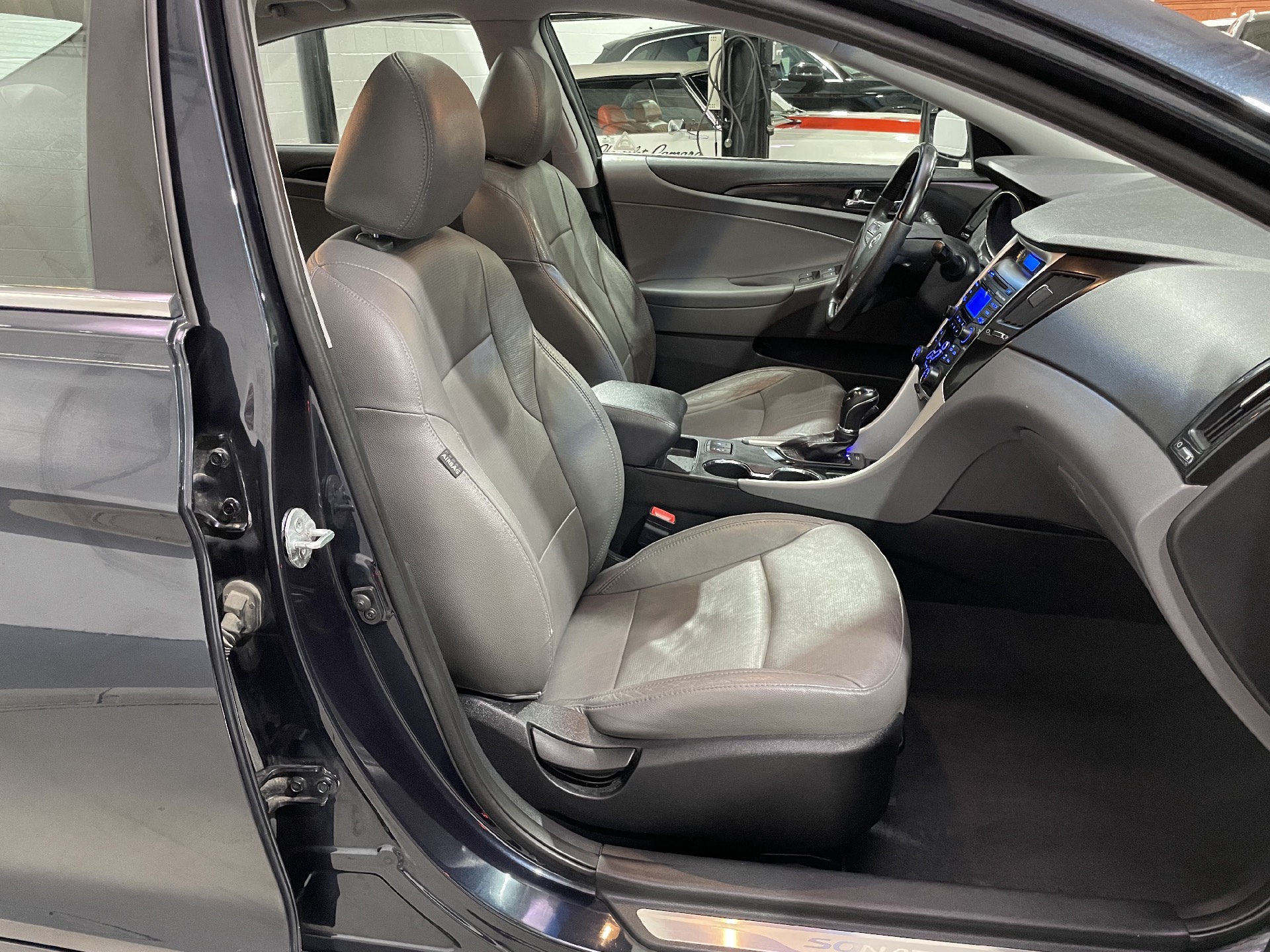 Used-2013-Hyundai-SONATA-Limited-FWD