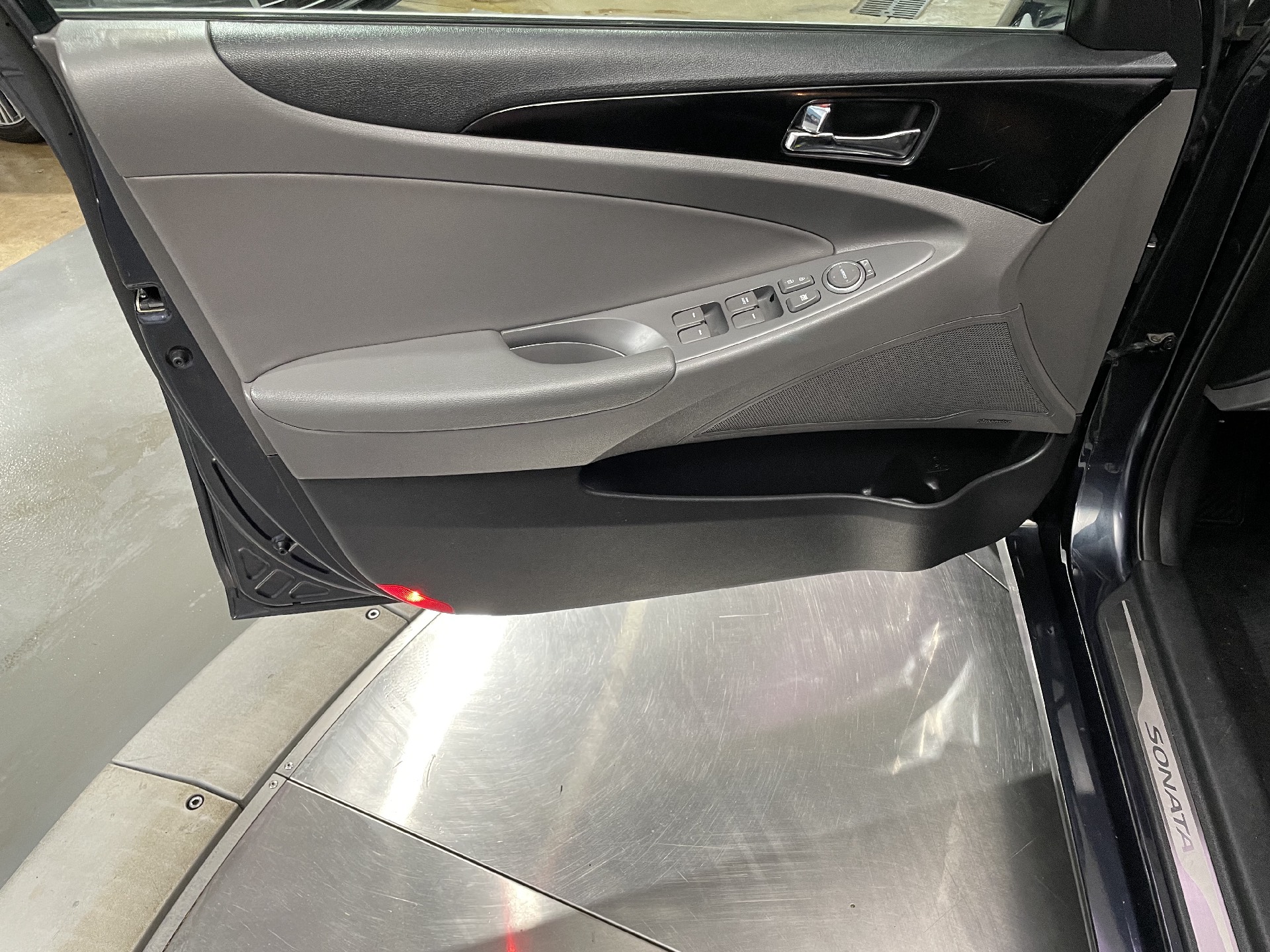 Used-2013-Hyundai-SONATA-Limited-FWD