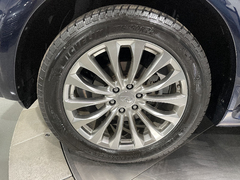 Used-2015-INFINITI-QX80-AWD