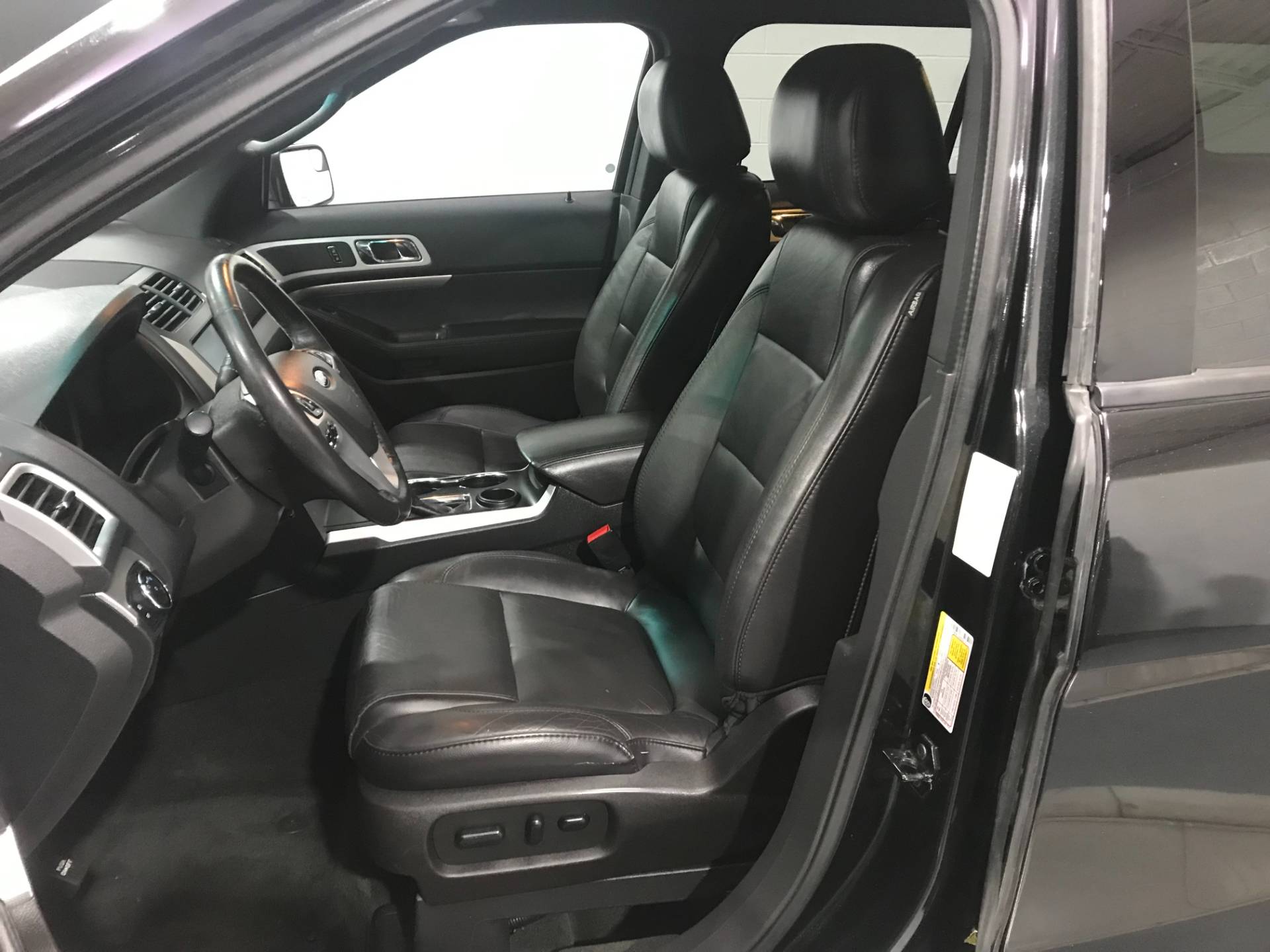Used-2014-Ford-Explorer-XLT-FWD