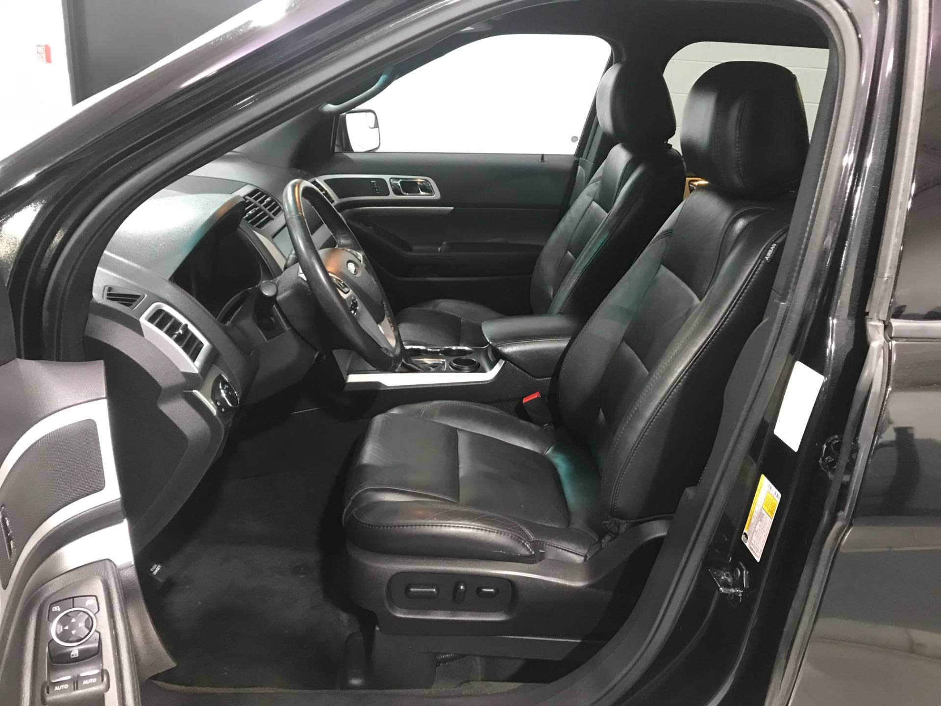 Used-2014-Ford-Explorer-XLT-FWD