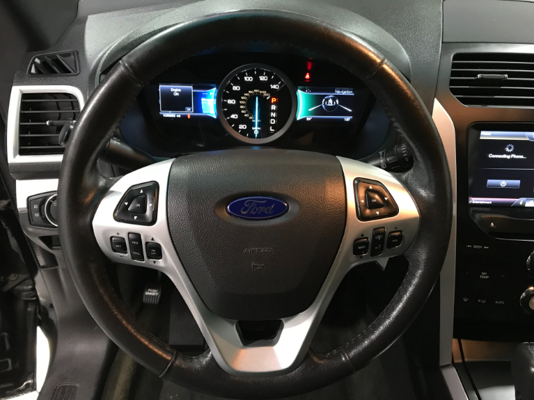 Used-2014-Ford-Explorer-XLT-FWD