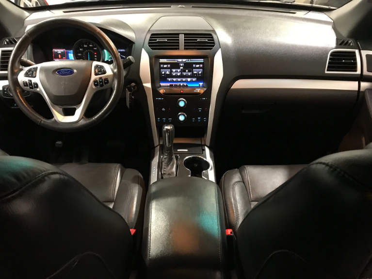 Used-2014-Ford-Explorer-XLT-FWD