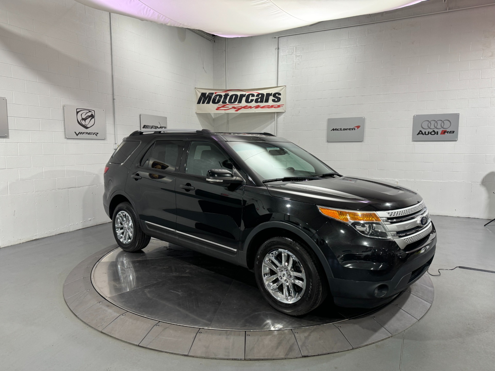 Used-2014-Ford-Explorer-XLT-FWD