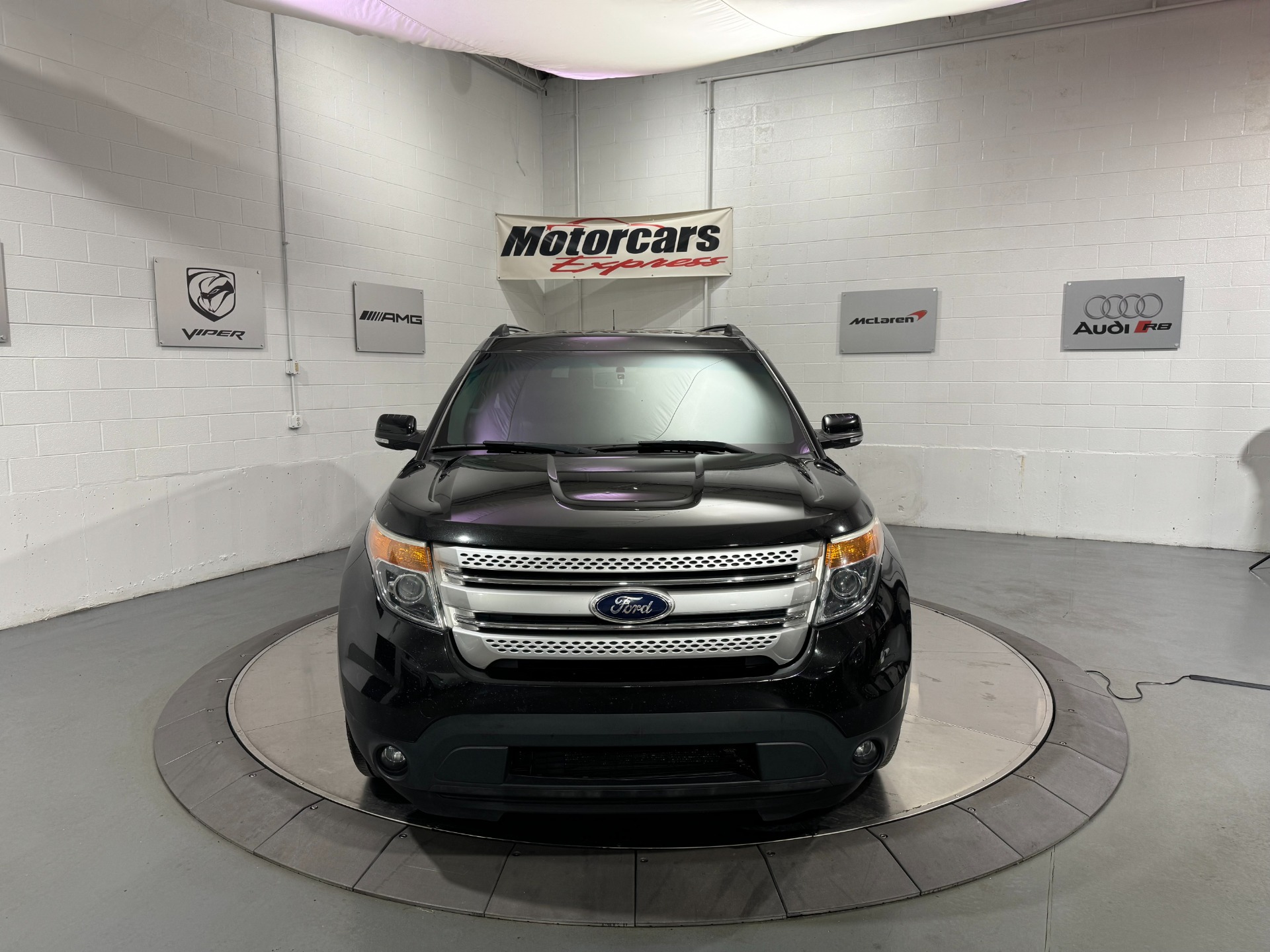 Used-2014-Ford-Explorer-XLT-FWD