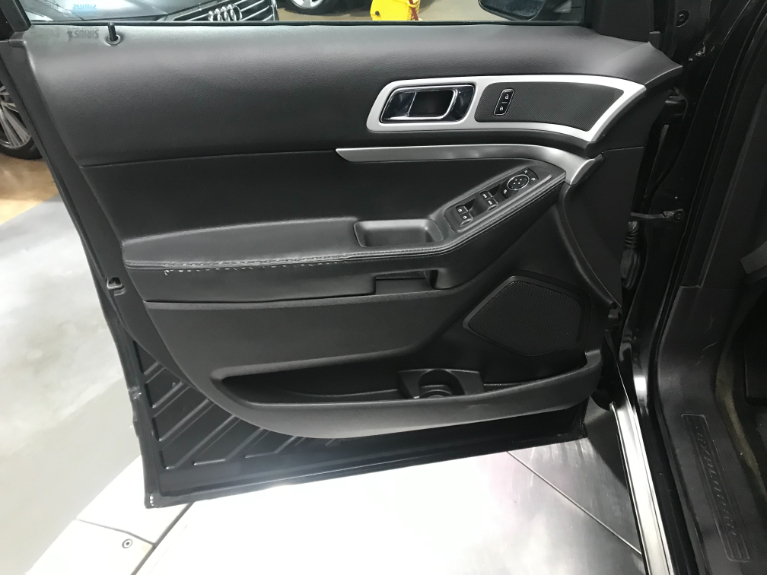 Used-2014-Ford-Explorer-XLT-FWD