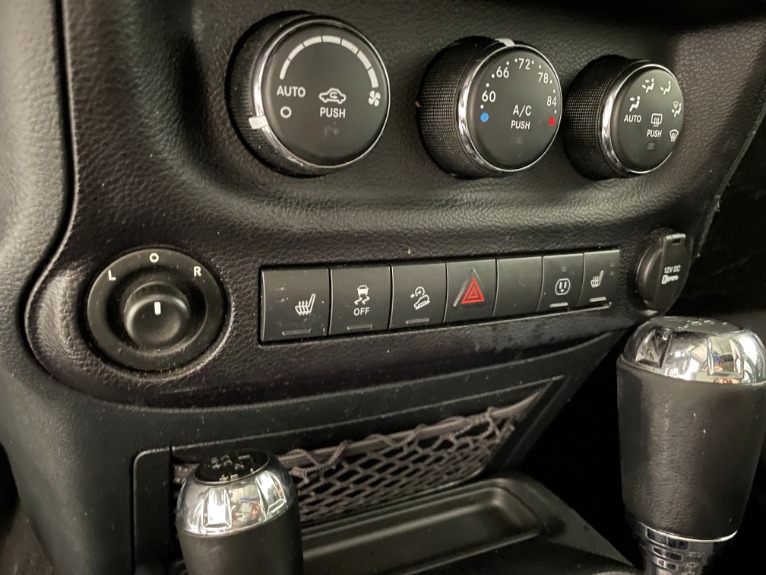 Used-2016-Jeep-Wrangler-Unlimited-Sahara-4X4