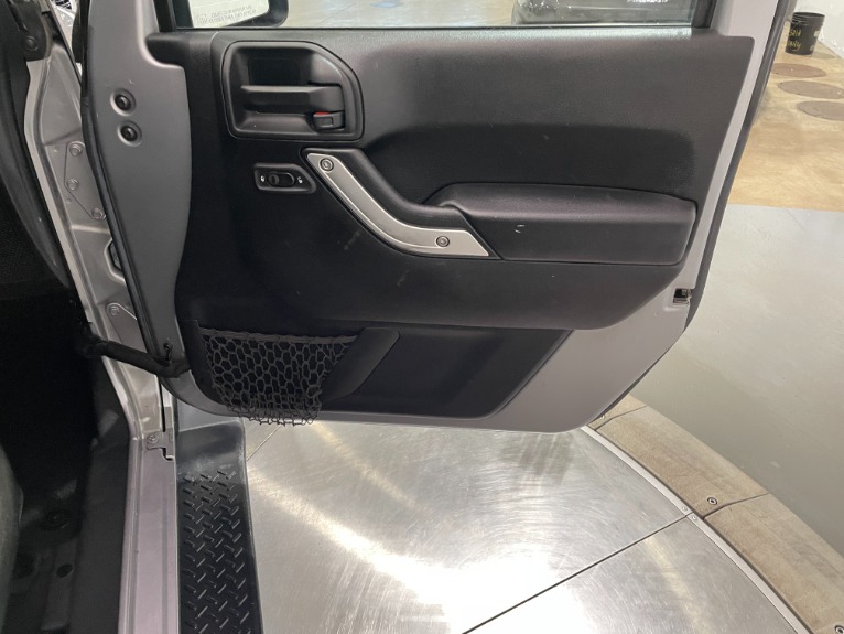 Used-2016-Jeep-Wrangler-Unlimited-Sahara-4X4