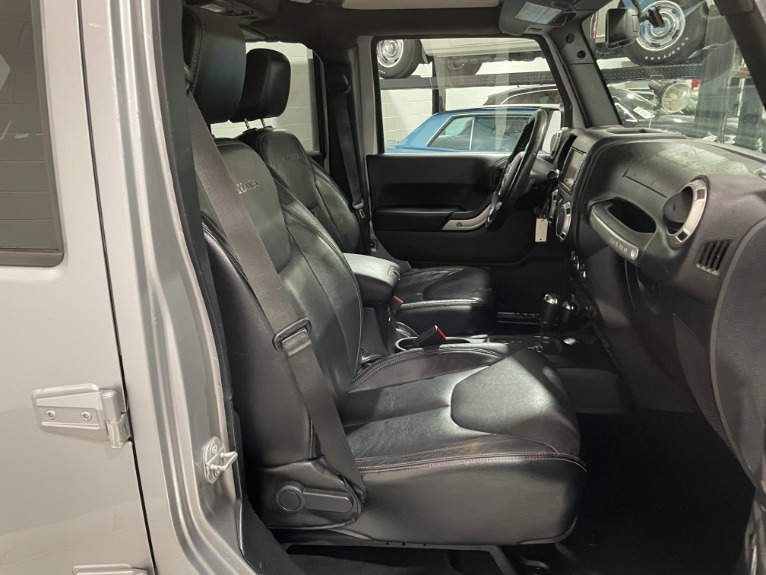 Used-2016-Jeep-Wrangler-Unlimited-Sahara-4X4
