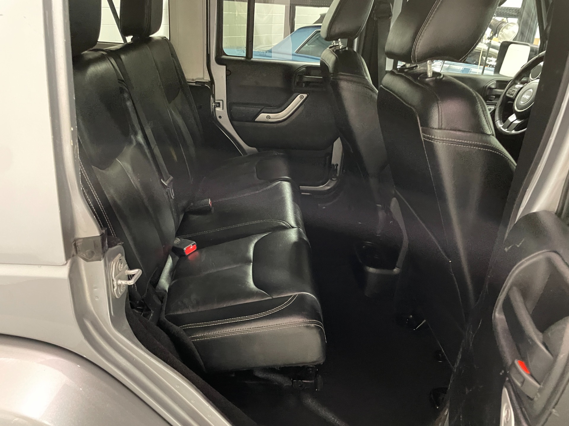 Used-2016-Jeep-Wrangler-Unlimited-Sahara-4X4