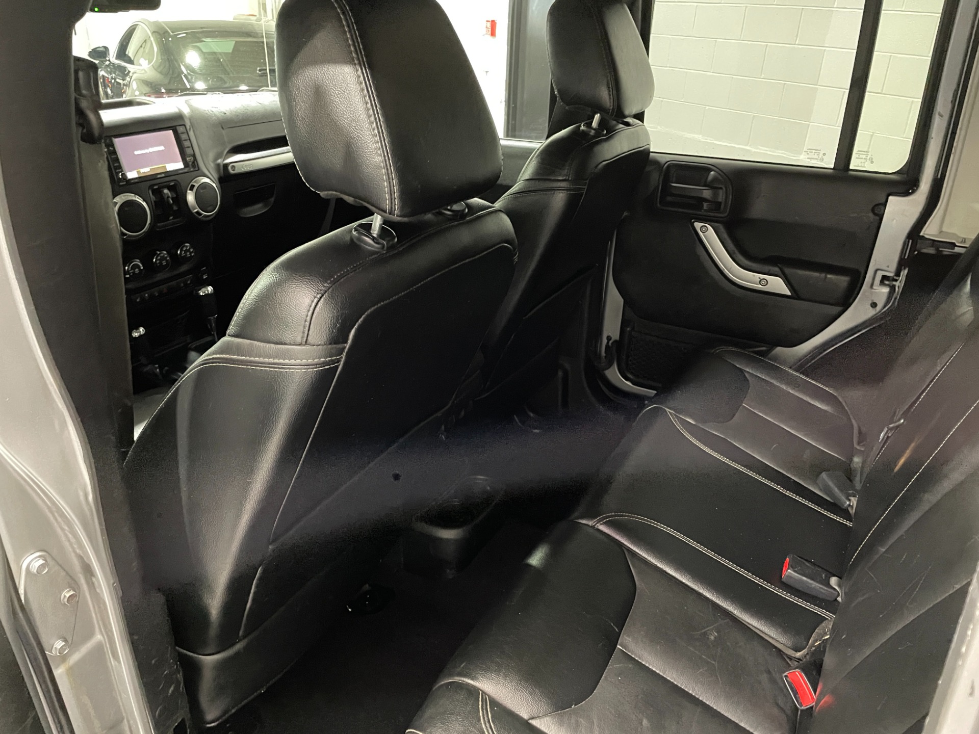 Used-2016-Jeep-Wrangler-Unlimited-Sahara-4X4