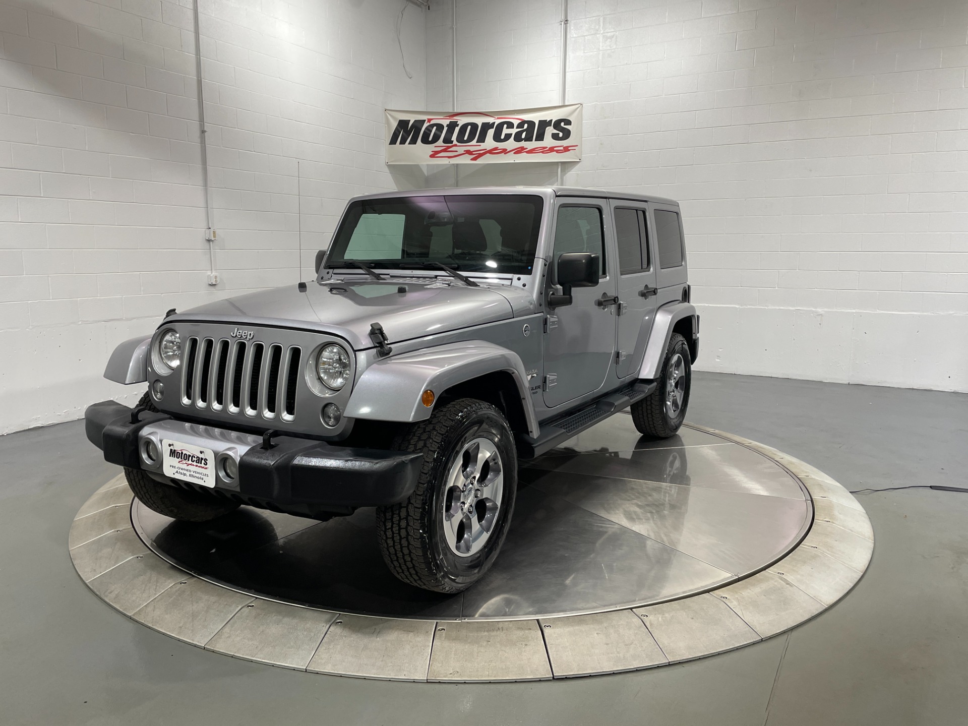 Used-2016-Jeep-Wrangler-Unlimited-Sahara-4X4