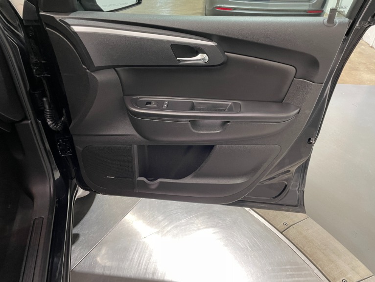 Used-2012-Chevrolet-Traverse-LT-FWD