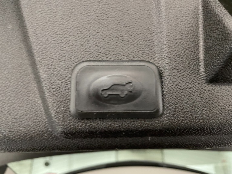 Used-2012-Chevrolet-Traverse-LT-FWD