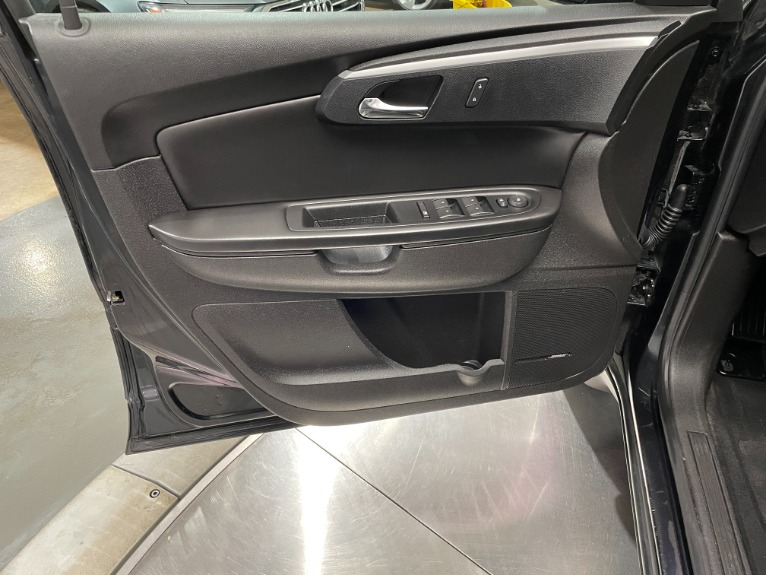 Used-2012-Chevrolet-Traverse-LT-FWD
