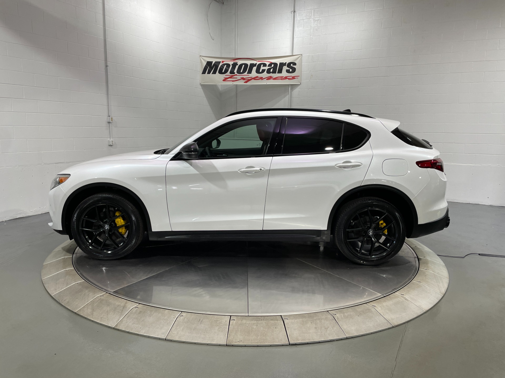 Used-2019-Alfa-Romeo-Stelvio-Ti-Sport-AWD