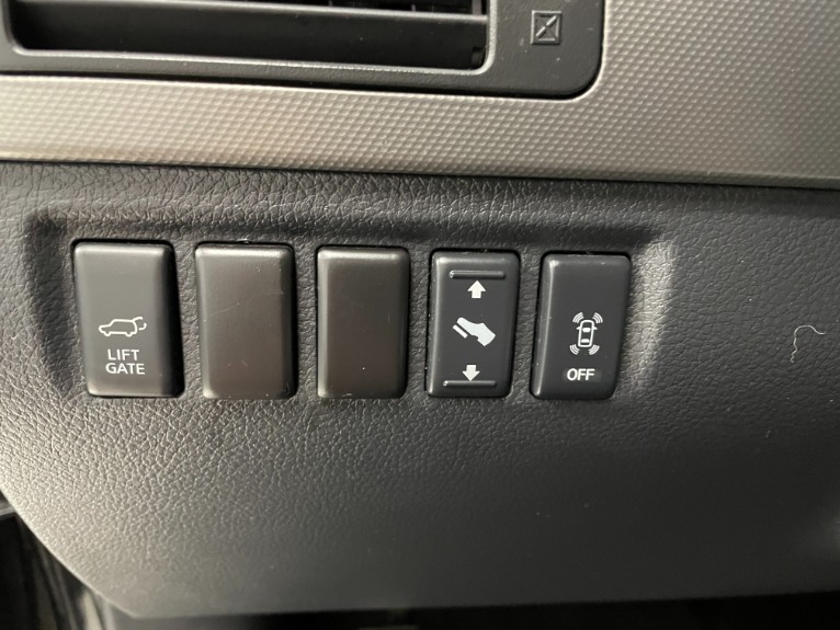Used-2009-Nissan-Armada-SE-4X4