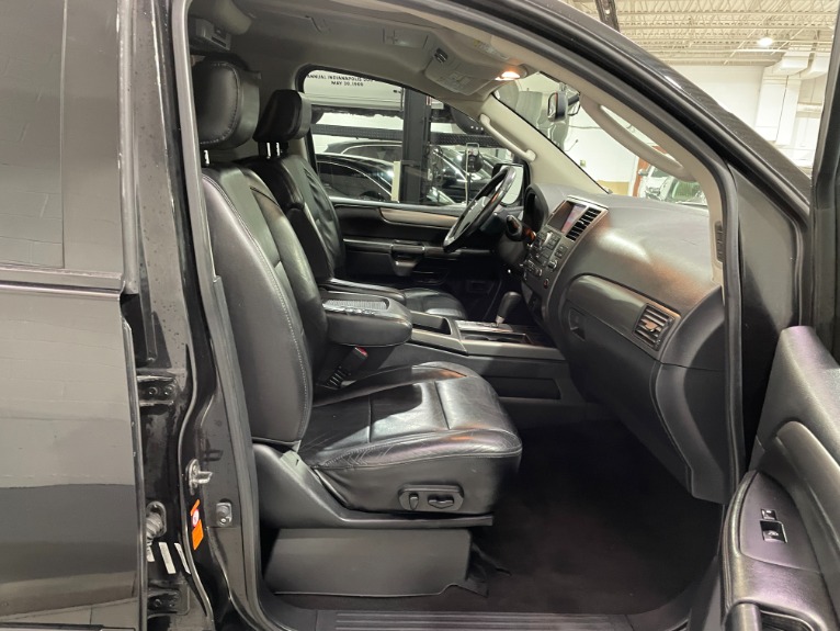 Used-2009-Nissan-Armada-SE-4X4