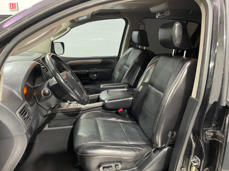 Used-2009-Nissan-Armada-SE-4X4