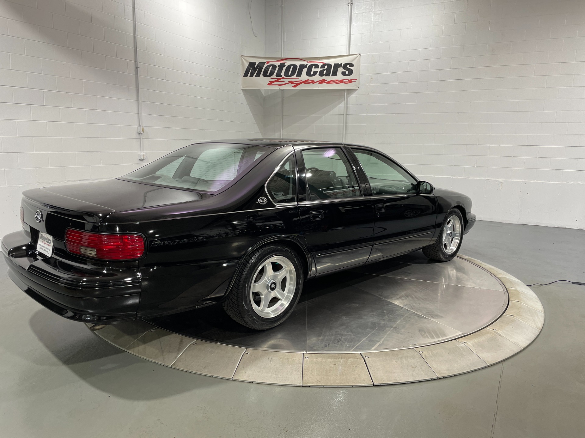 Used-1995-Chevrolet-Impala-SS-RWD