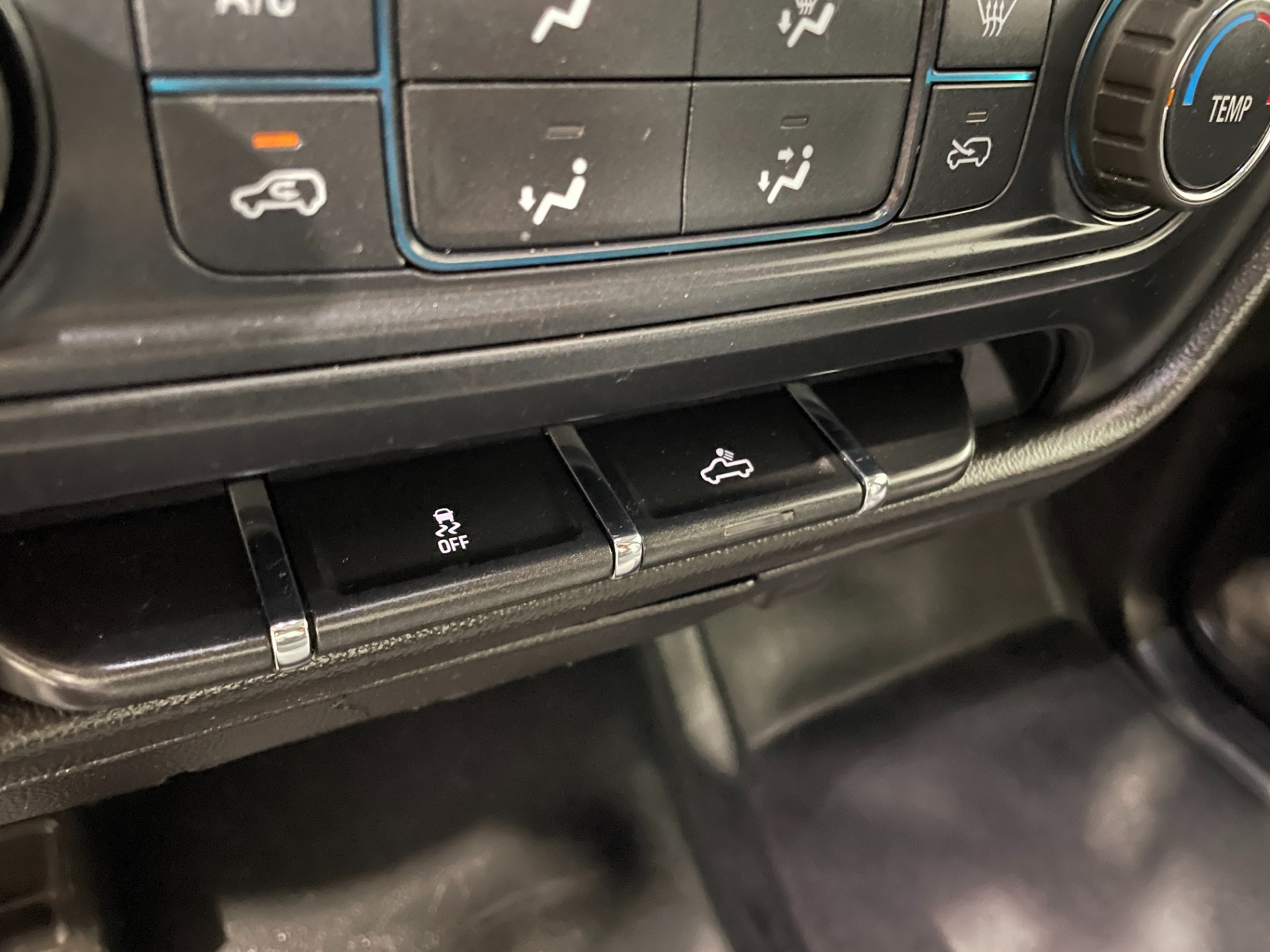 Used-2014-Chevrolet-Silverado-1500-Work-Truck-4X4
