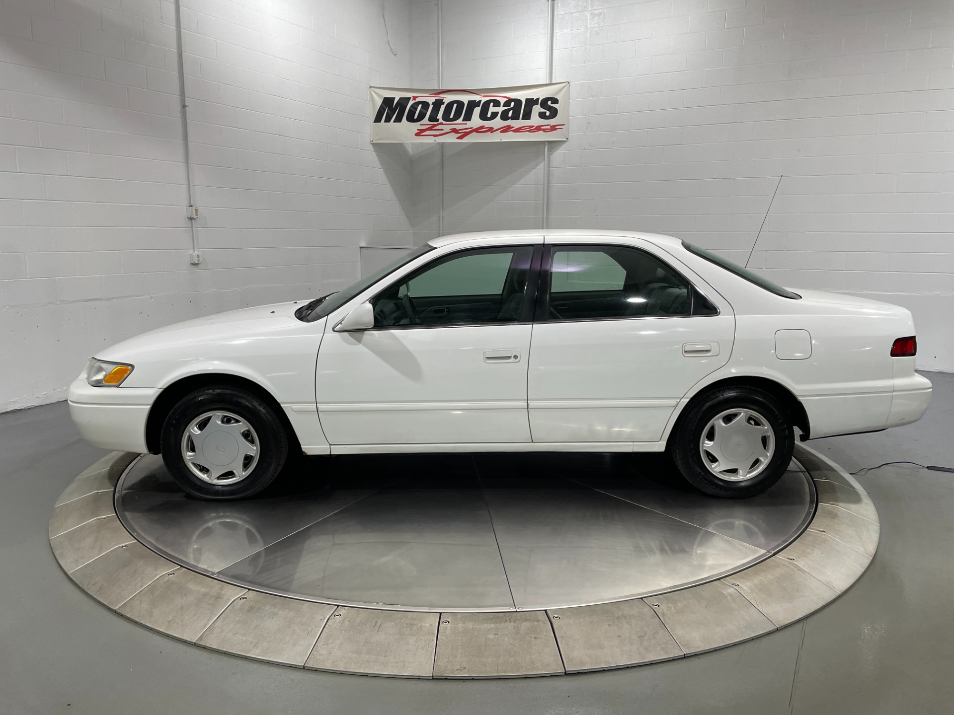 Used-1998-Toyota-Camry-CE-FWD
