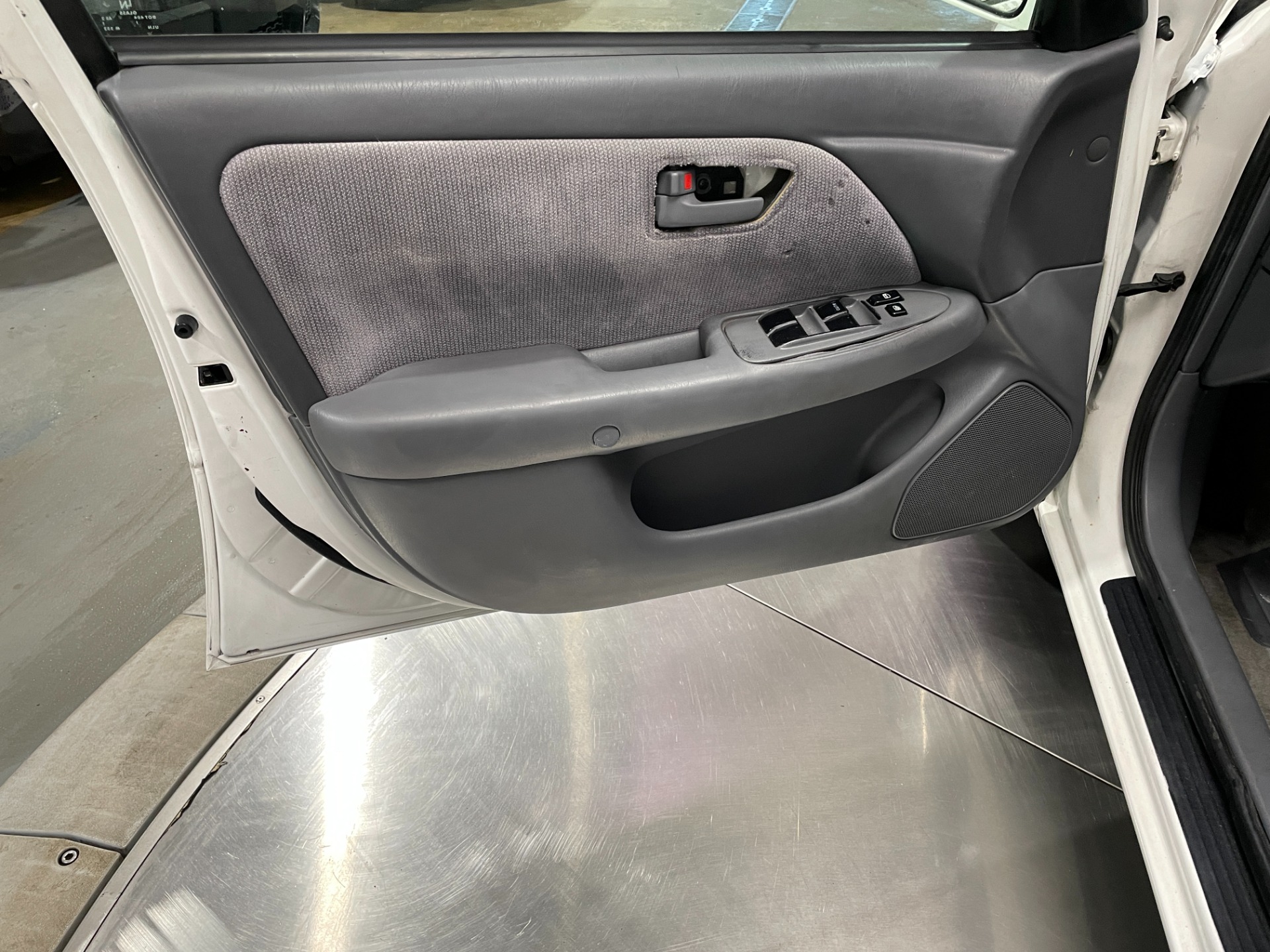 Used-1998-Toyota-Camry-CE-FWD