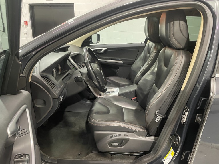 Used-2010-Volvo-XC60-T6-AWD