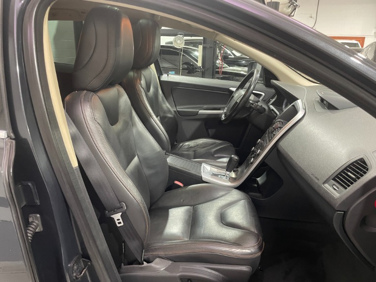Used-2010-Volvo-XC60-T6-AWD
