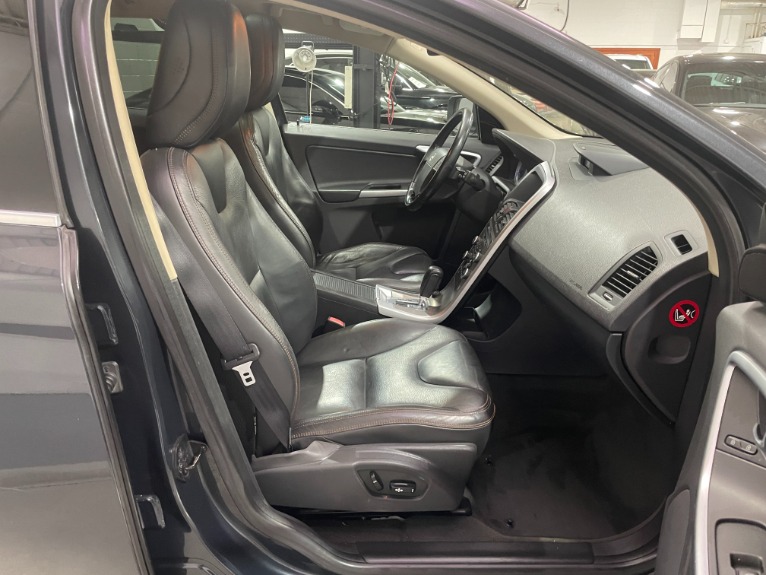 Used-2010-Volvo-XC60-T6-AWD