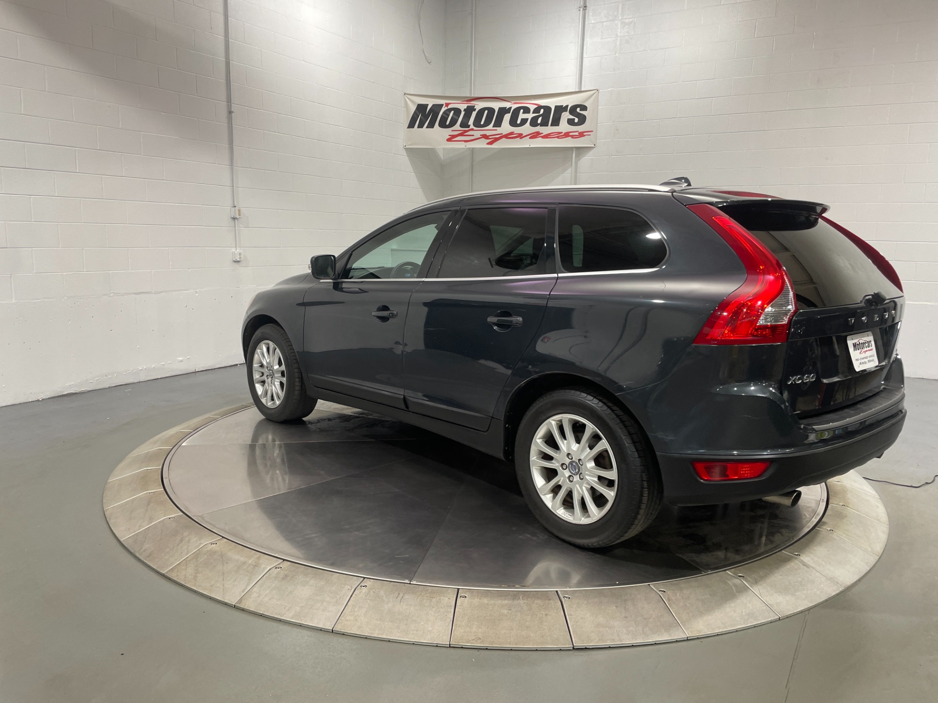 Used-2010-Volvo-XC60-T6-AWD