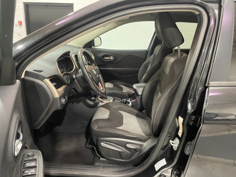 Used-2016-Jeep-Cherokee-Sport-4X4