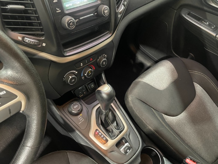 Used-2016-Jeep-Cherokee-Sport-4X4