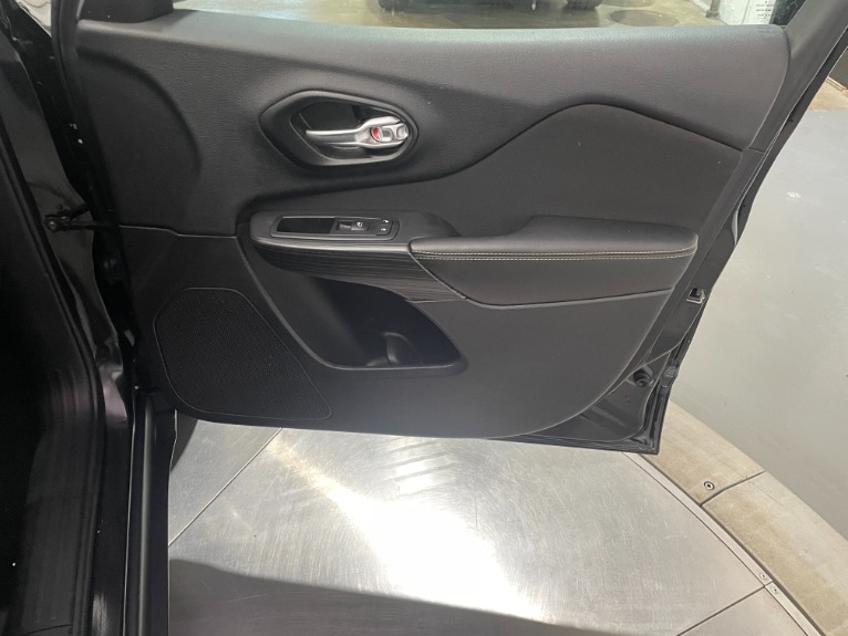 Used-2016-Jeep-Cherokee-Sport-4X4